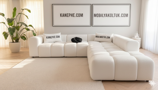 Şık ve rahat köşe koltuk modern bir oturma odasında, açık renkler ve zarif bir tasarım ile öne çıkıyor.