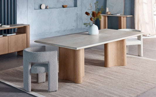 Mobilya Koltuk markasına ait modern ahşap masa, açık renk doğal ahşap ve minimalist tasarım