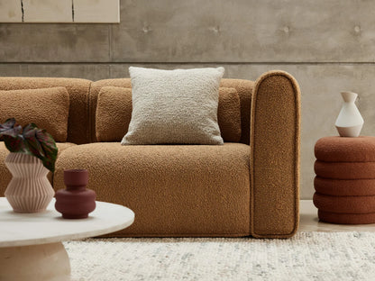 Mobilya Koltuk markası kahverengi peluş kumaş detaylı modern tekli koltuk