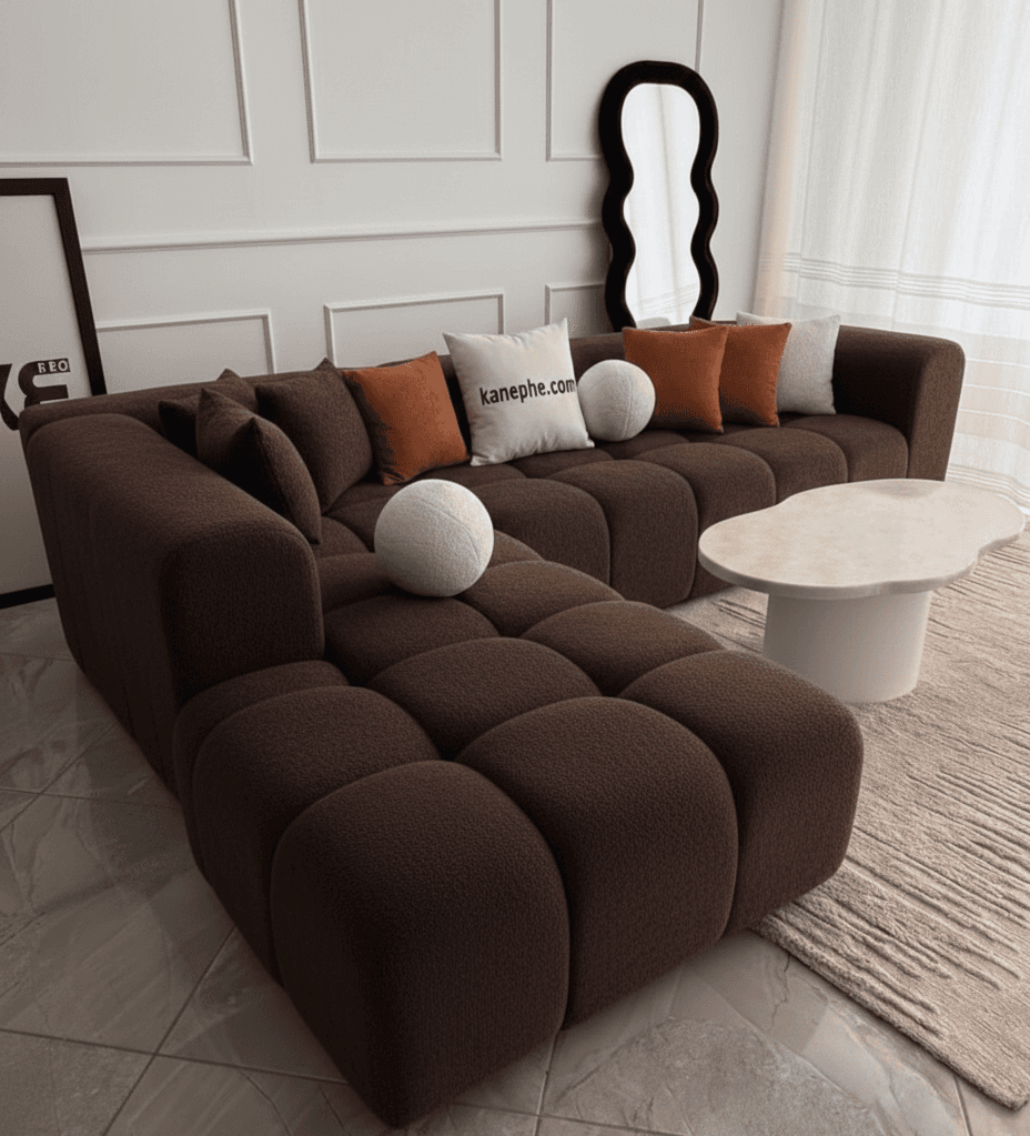 Pony köşe koltuk, modern tasarımıyla oturma alanınıza şıklık katar.